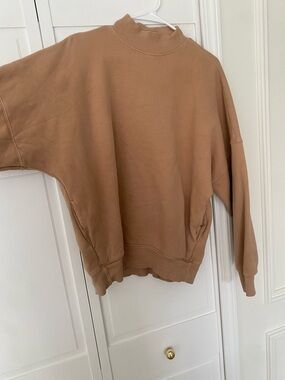 TNA Crewneck Sweatshirt in Camel Beige